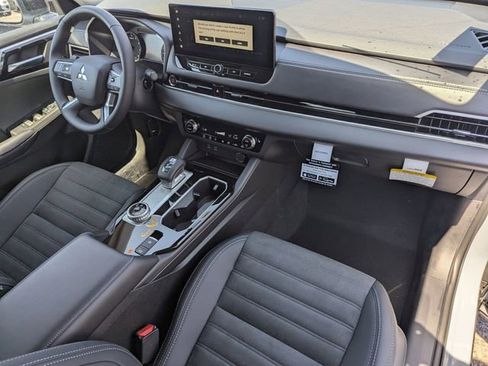 New 2025 Mitsubishi Outlander Trail Edition image 8