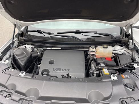 Used 2023 Chevrolet Traverse LT image 60