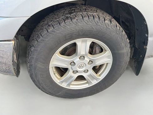 Used 2011 Toyota Tundra 4x4 Double Cab image 23