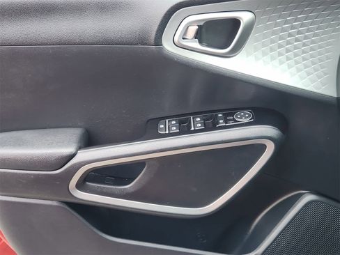 Certified 2022 Kia Soul LX w/ Technology Package image 22