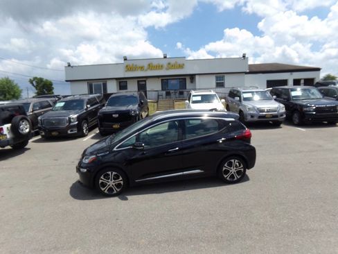 Used 2020 Chevrolet Bolt Premier image 2