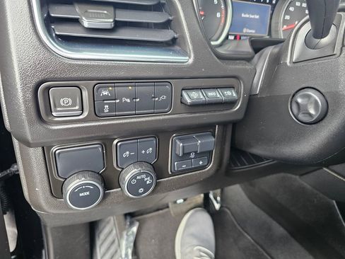 Used 2021 Chevrolet Suburban Premier w/ Premium Package image 22