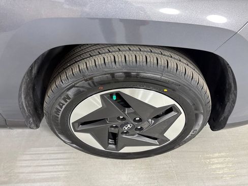 Used 2024 Hyundai Kona SEL FWD image 11