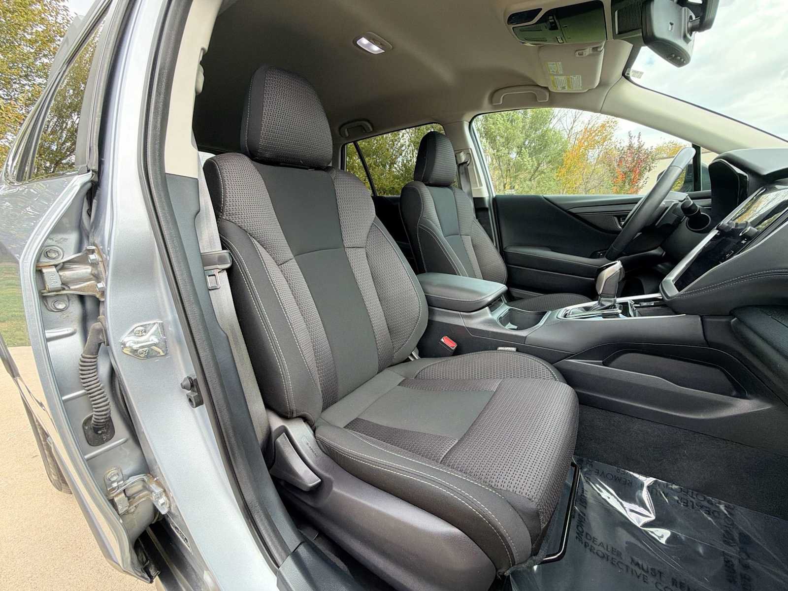 Used 2024 Subaru Outback Premium AWD/4WD image 18