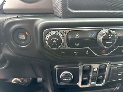 Used 2022 Jeep Wrangler Unlimited Sport AWD/4WD image 15