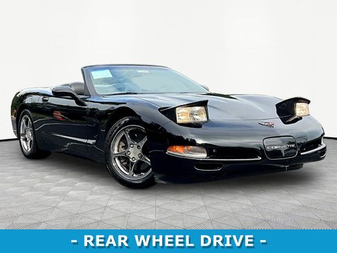 Used 2000 Chevrolet Corvette Convertible w/ Memory Pkg RWD image 3