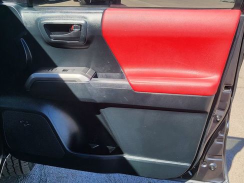 Used 2017 Toyota Tacoma SR5 image 15