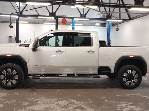 Used 2024 GMC Sierra 2500 Denali w/ Denali Reserve Package AWD/4WD image 45
