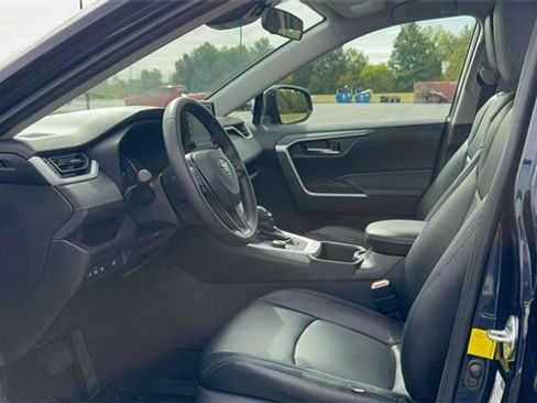Used 2022 Toyota RAV4 XLE image 16