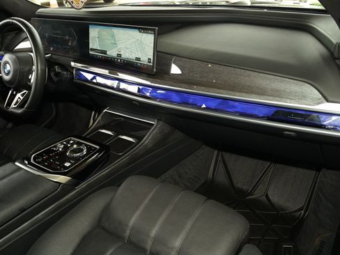 Used 2023 BMW 760i xDrive w/ Luxury Rear Seating Package AWD/4WD image 12