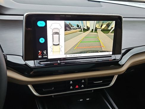 New 2026 Volkswagen Atlas Cross Sport SE image 16