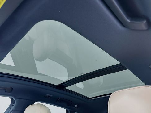 New 2026 Porsche Macan image 23