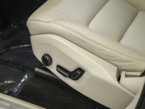 Certified 2024 Volvo XC90 T8 Core AWD/4WD image 25