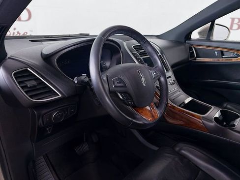 Used 2018 Lincoln MKX Reserve w/ Driver Assistance Package FWD image 11