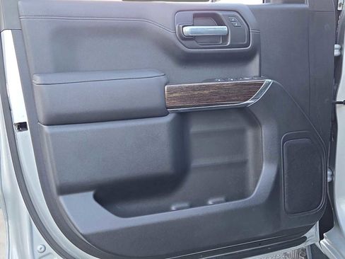 Used 2021 GMC Sierra 1500 SLE image 17