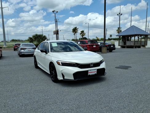 Used 2025 Honda Civic Sport image 2
