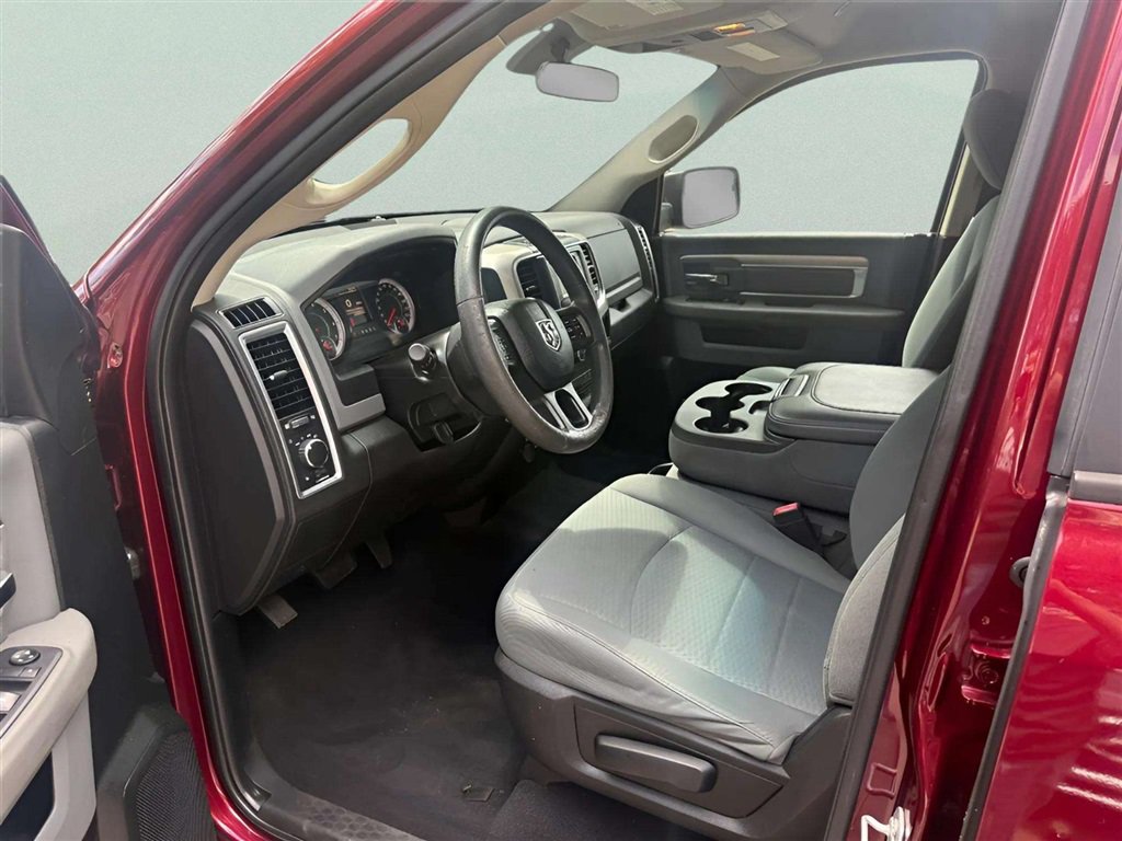 Used 2020 RAM 1500 Classic SLT AWD/4WD image 7