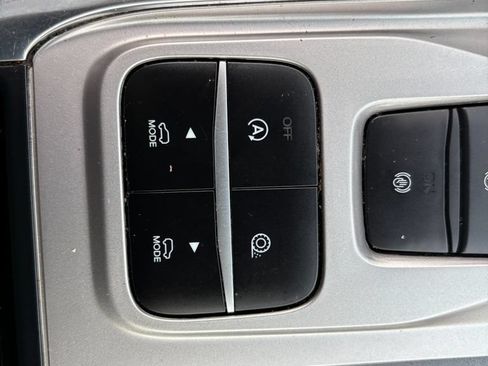 Used 2020 Ford Explorer Limited RWD image 16