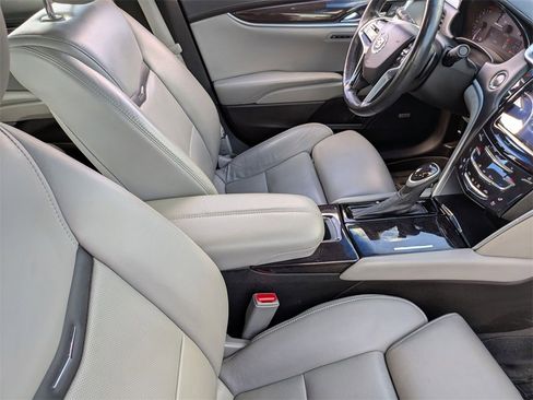 Used 2014 Cadillac XTS Luxury image 36