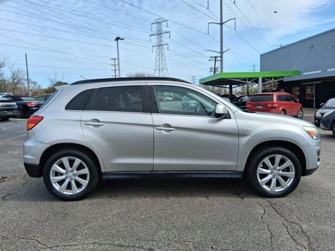 Used 2013 Mitsubishi Outlander Sport SE image 3