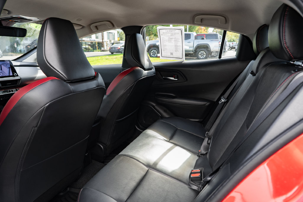 Used 2025 Toyota Prius Plug-In Hybrid FWD image 24