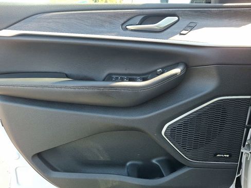 Used 2022 Jeep Grand Cherokee Limited 4xe image 12