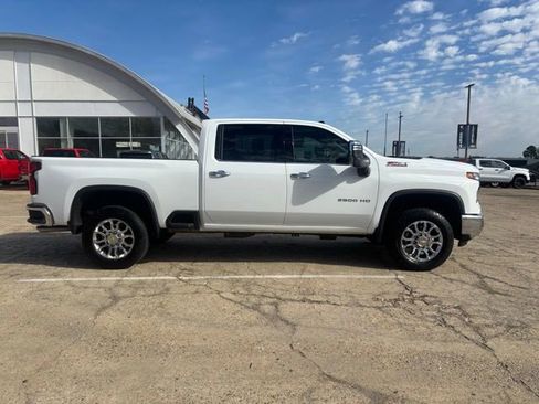 Used 2024 Chevrolet Silverado 2500 LTZ w/ LTZ Convenience Package image 13