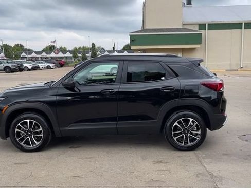 Used 2026 Chevrolet TrailBlazer LT w/ Convenience Package AWD/4WD image 5
