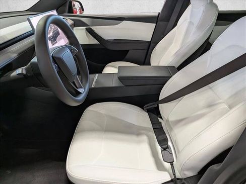 Used 2026 Tesla Model Y 2WD image 14