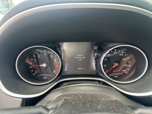 Used 2018 Jeep Compass Latitude w/ Popular Equipment Group AWD/4WD image 8