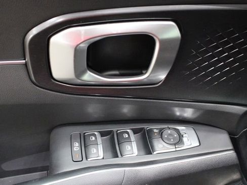 Used 2024 Kia Sorento S image 14