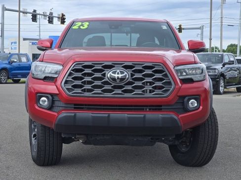 Used 2023 Toyota Tacoma TRD Off-Road AWD/4WD image 10