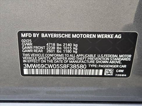 Used 2025 BMW 330i Sedan w/ Premium Package RWD image 25