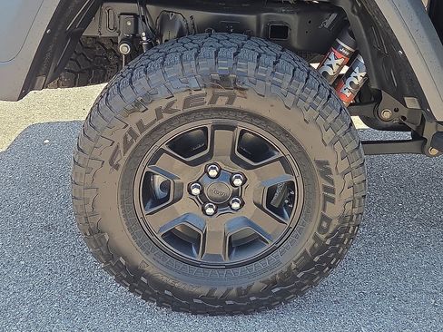 Used 2023 Jeep Gladiator Mojave image 25