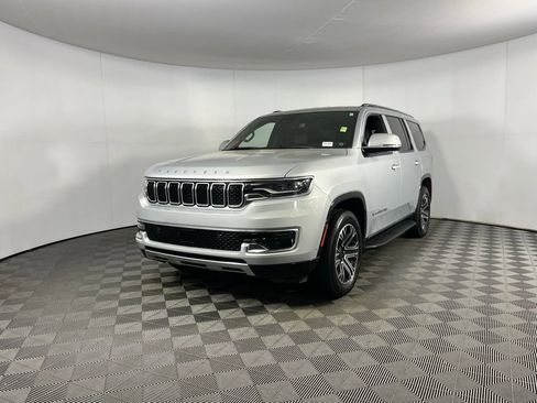 Used 2022 Jeep Wagoneer Series III AWD/4WD image 8