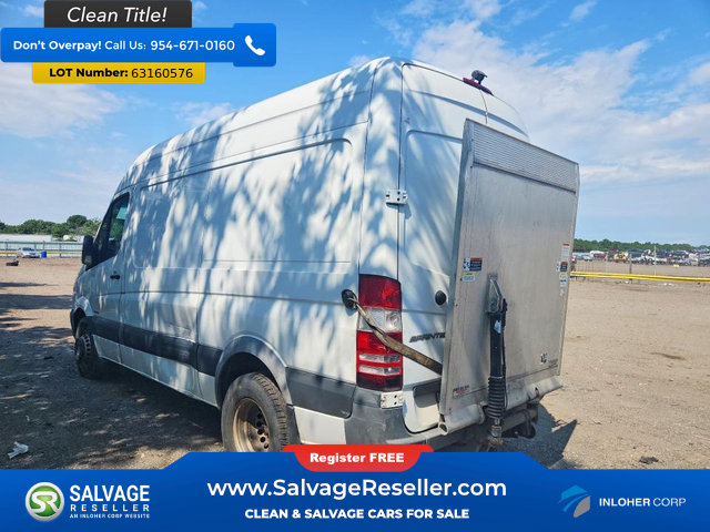 Used 2014 Freightliner Sprinter 3500 RWD image 3