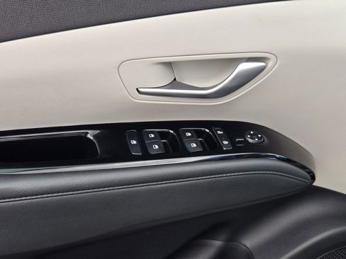 Used 2024 Hyundai Tucson Limited FWD image 12