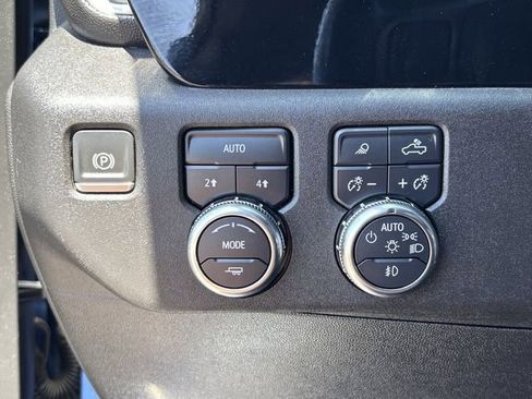 Used 2024 GMC Sierra 1500 SLT AWD/4WD image 33