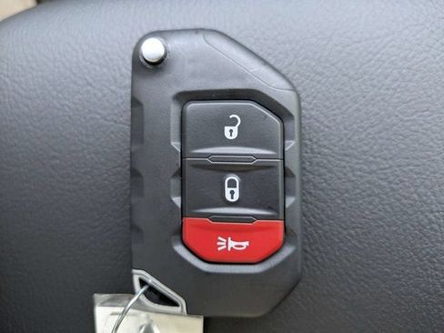 New 2026 Jeep Gladiator Sport AWD/4WD image 32