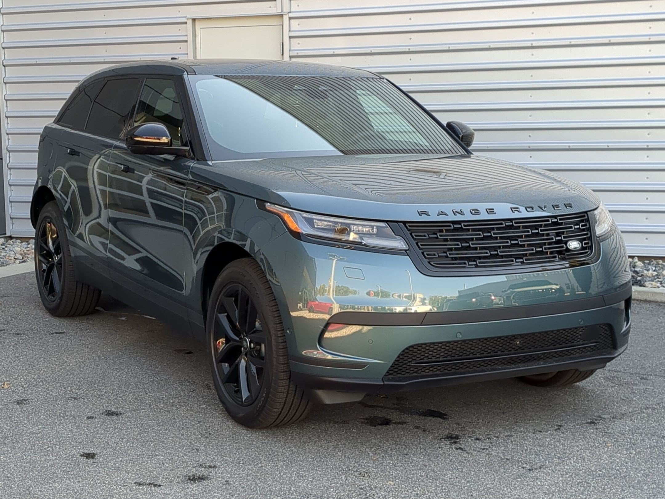 New 2026 Land Rover Range Rover Velar S AWD/4WD image 3