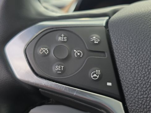 Used 2023 Chevrolet Traverse Premier image 33