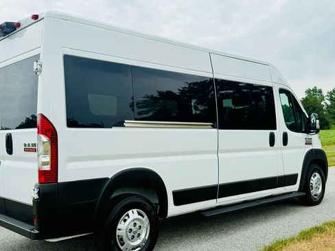 Used 2022 RAM ProMaster 2500 w/ Convenience Group FWD image 8