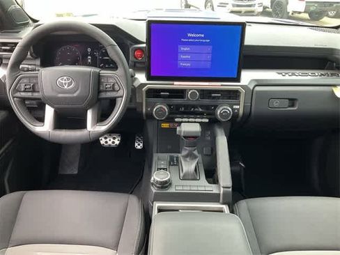 Used 2025 Toyota Tacoma TRD Sport image 18