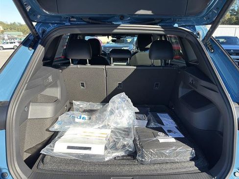 New 2026 Volkswagen Tiguan SE R-Line image 11