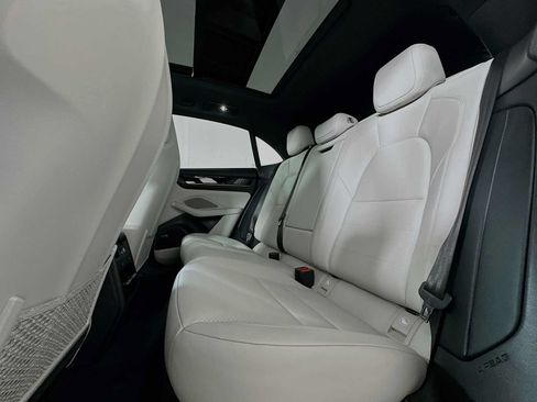 Certified 2025 Porsche Macan 4S Electric AWD/4WD image 23