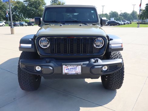 Used 2025 Jeep Wrangler Unlimited Sport AWD/4WD image 2