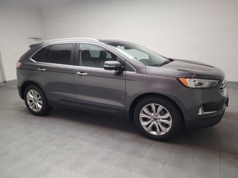 Used 2019 Ford Edge Titanium FWD image 11