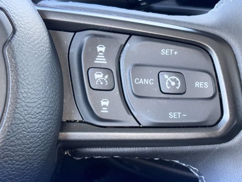 Used 2026 Jeep Gladiator Rubicon AWD/4WD image 13