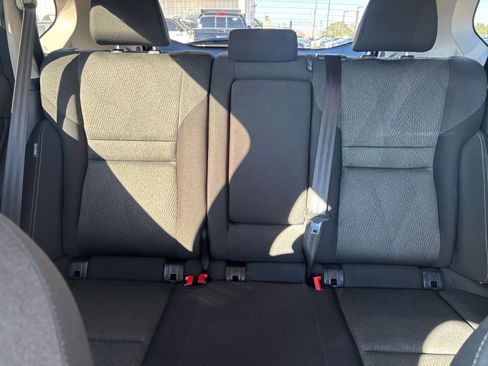 Used 2025 Nissan Rogue SV image 39