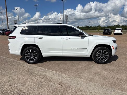 Used 2023 Jeep Grand Cherokee L Overland AWD/4WD image 7